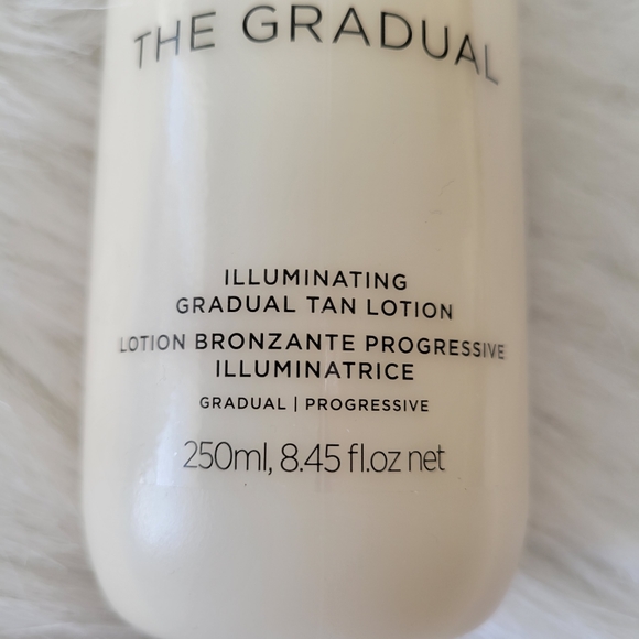 TAN-LUXE The Gradual Illuminating Gradual Tan Lotion NWT Sealed - Picture 2 of 6